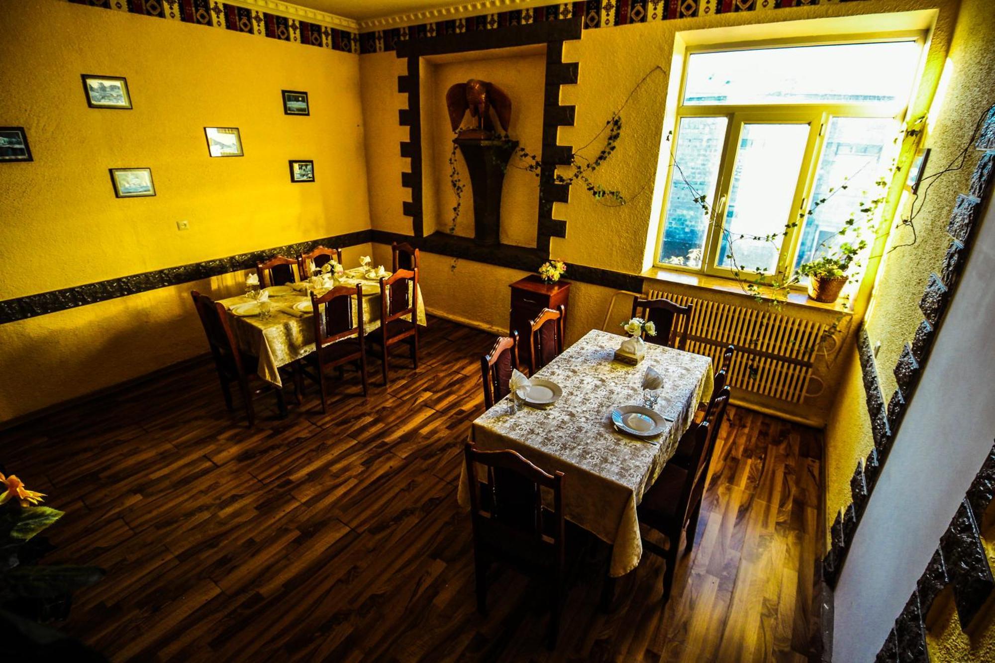 Oazis Hotel Noratus Eksteriør billede